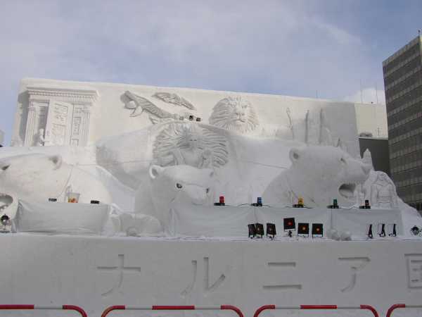「ナルニア国物語」の雪像