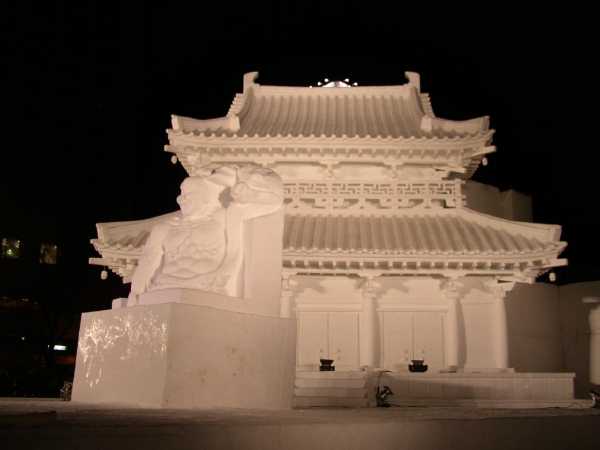 法隆寺金堂の雪像　-側面-