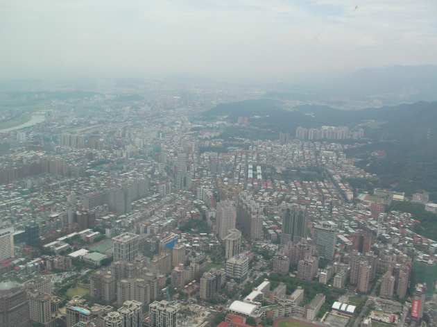 台北101の展望台から見える東方面の風景