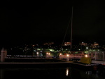 長崎港に停泊している船などの夜景