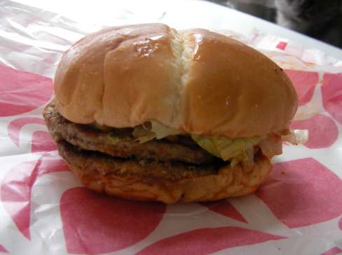 横から撮影したキム・テギュンバーガー