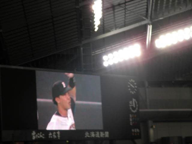 逆転サヨナラ満塁弾を放った直後のスレッジ選手