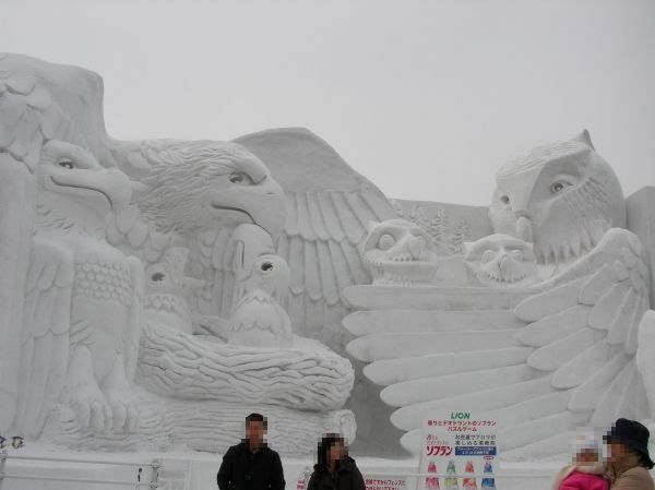 「北の動物家族 森よ永遠に」の大雪像