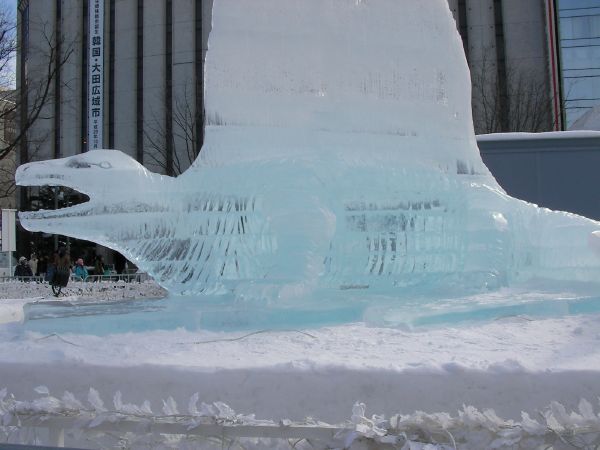 恐竜の小氷像