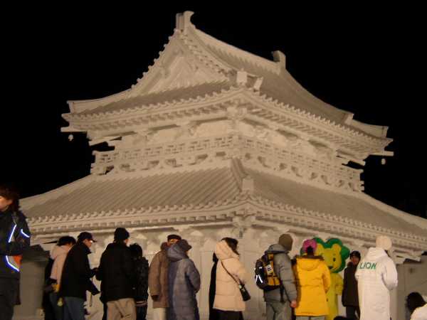 法隆寺金堂の雪像