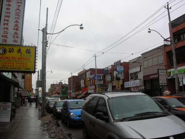 チャイナタウンの一角（Dundas St.West）　その2