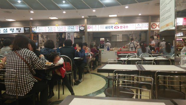 昼時に撮影した富川駅専門食堂街