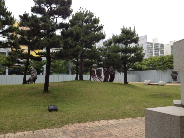 野外彫刻公園内の風景