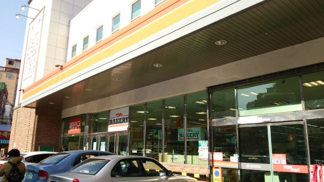 トップマート(TOPMART) 草梁店の入口