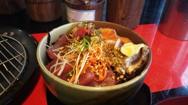 マグロ丼