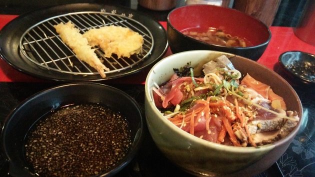 マグロ丼（海鮮丼）とてんぷらセット定食