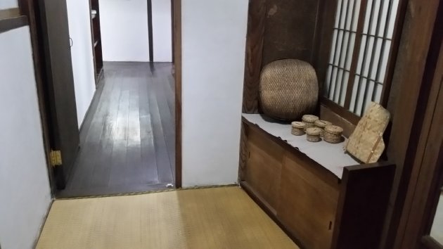 隣の部屋との境目