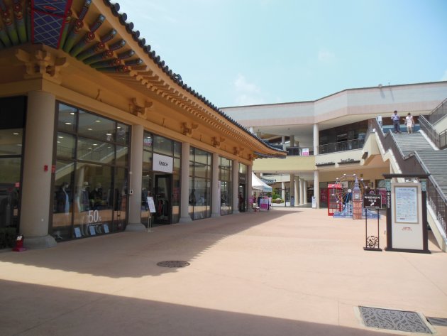 ロッテアウトレット扶余店内の風景