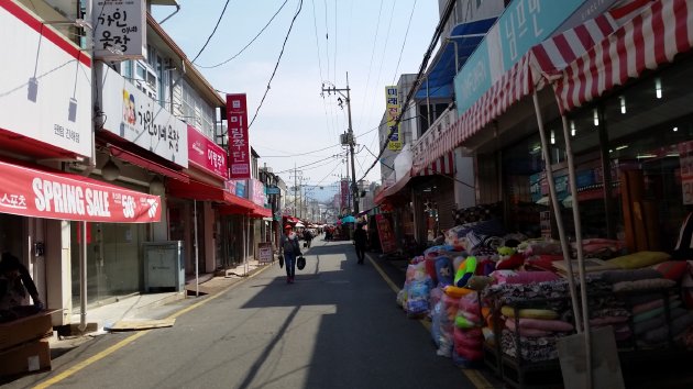 鎮海中央市場の風景