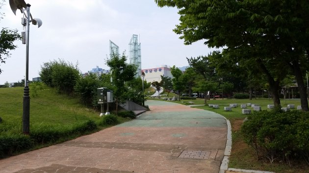 龍池文化公園にある石の椅子
