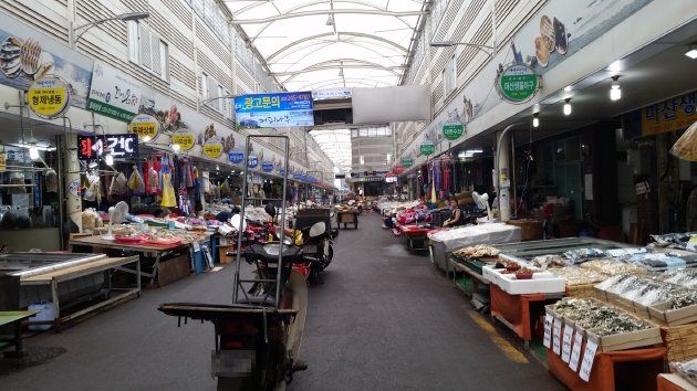 馬山魚市場内の風景