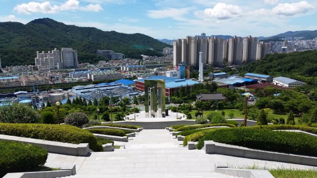 遺影奉安所前から見える風景