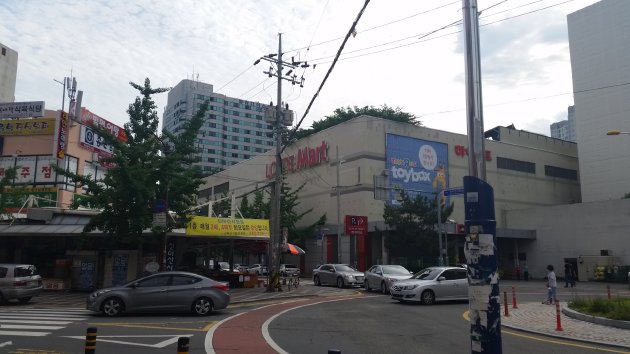 ロッテマート 馬山店の外観