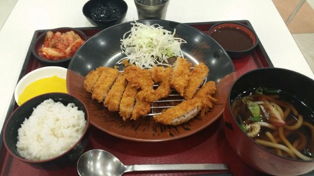 注文したとんかつうどんセット