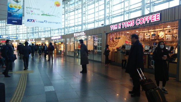 東大邱駅舎内にあるカフェ