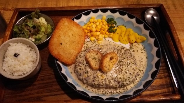 注文したクリームハンバーグステーキ
