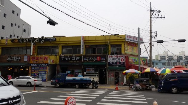 東大邱市場の建物の外観