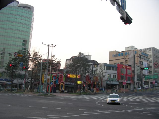退溪路（テゲロ）5街交差路