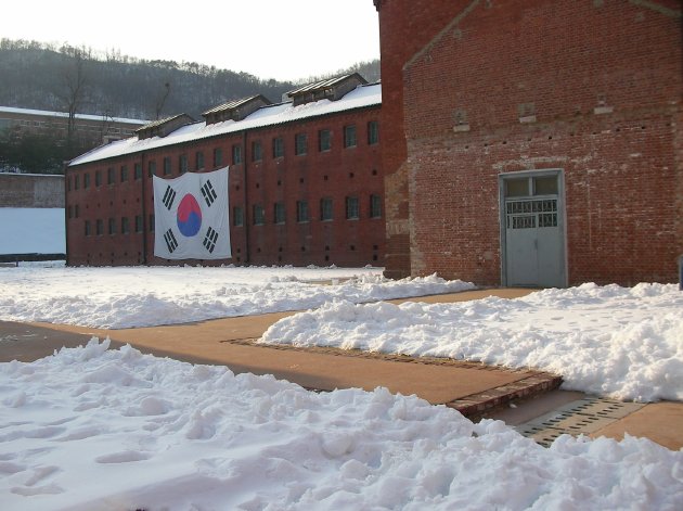 韓国国旗が掲げられている建物