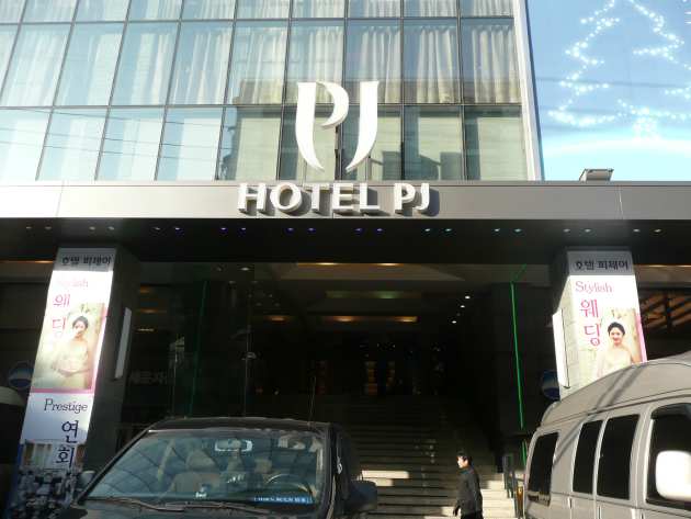 HOTEL PJの正面入口