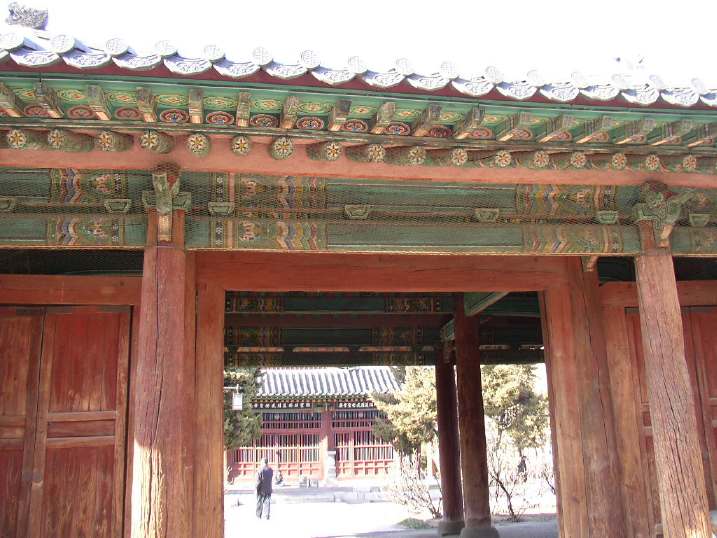 東廟(トンミョ)の入り口