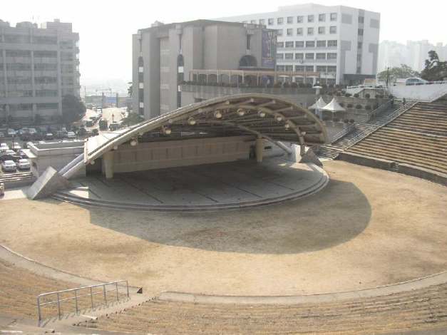 漢陽大にあるステージ
