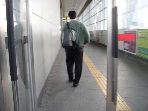 龍山(竜山)駅と龍山(竜山)電子街を結ぶ高架歩道