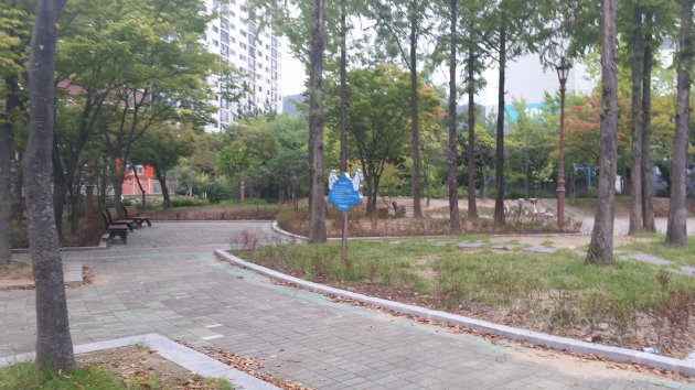 黄山児童公園内の風景