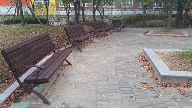 黄山児童公園にあるベンチ