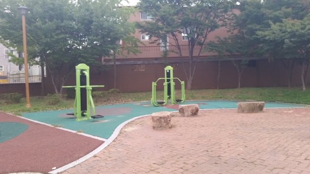 中部2児童公園(西一洞公園)にある健康器具