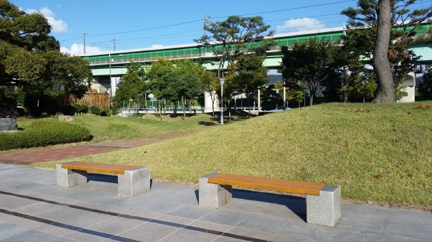 梁山音楽噴水公園のベンチ