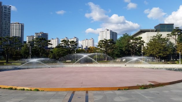 音楽噴水ショーの模様