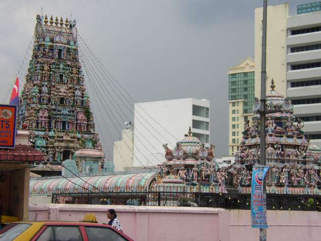 ラジャ・マリアマン・デバスザナン寺院(Raja Mariamman Devasthanam Temple)のゴープラム