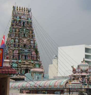 アルルミグ・ラジャ・マリアマン・デバスザナン寺院(Arulmigu Raja Mariamman Devasthanam Temple)のゴープラム