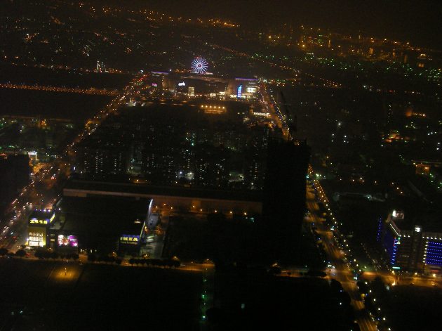 夢時代方面の夜景