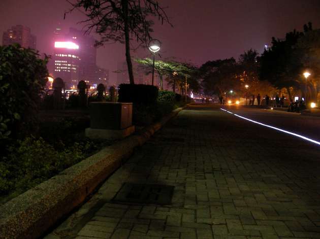 仁愛公園内の遊歩道