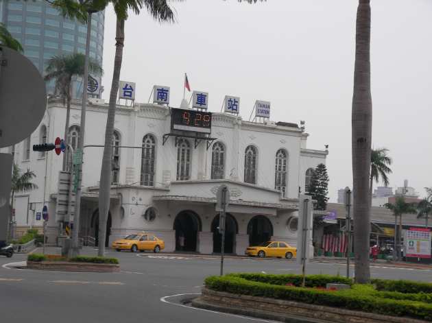 台南駅の外観