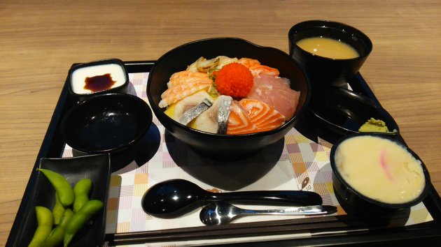 注文した海鮮丼