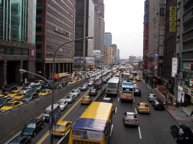忠孝西路一段の風景
